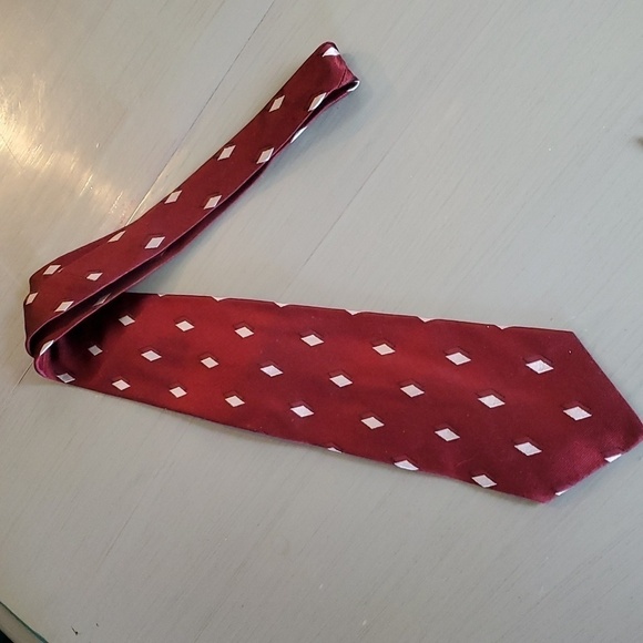 Jos A Bank MENS Burgundy /Silver Diamond Tie - Picture 4 of 4